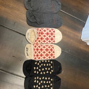 3 pairs of Pure Barre sticky socks, size M
